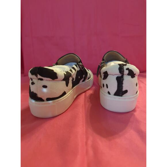 🖤 Very Volatile Normande Cow Print Sneakers – Size 8 – NIB 🖤 - Picture 3 of 4